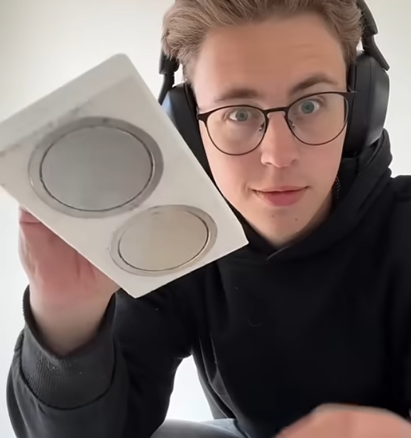 Climbing Magnetic Device